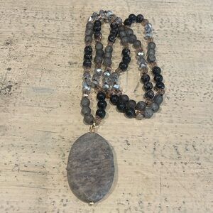NWOT Stone Pendant Necklace 38”